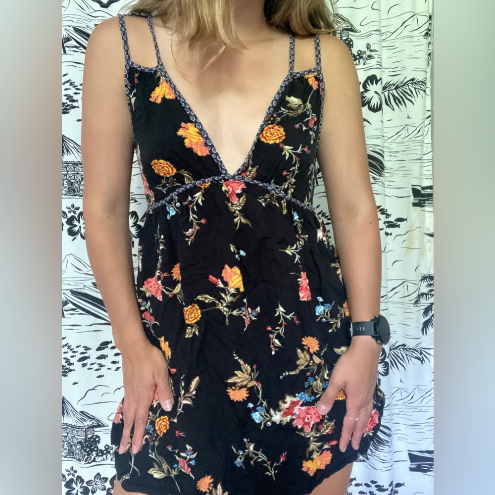 Band of Gypsies Black Floral Tie Dress Size S